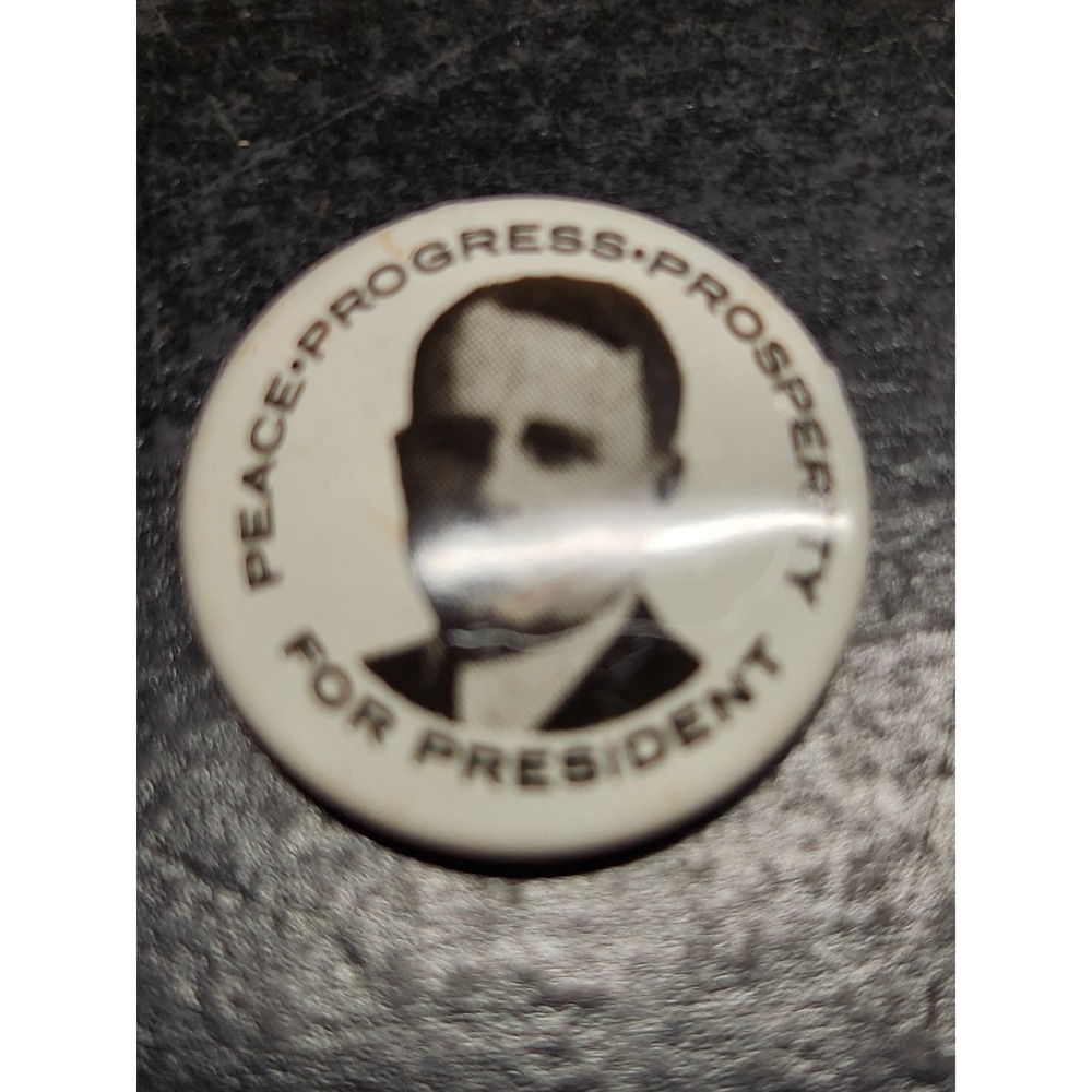 Warren G. Harding Pinback Button Peace Progress Prosperity 1920